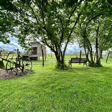 Mobilhome Sous Chalet En Bois A La Ferme Josnes 외부 사진