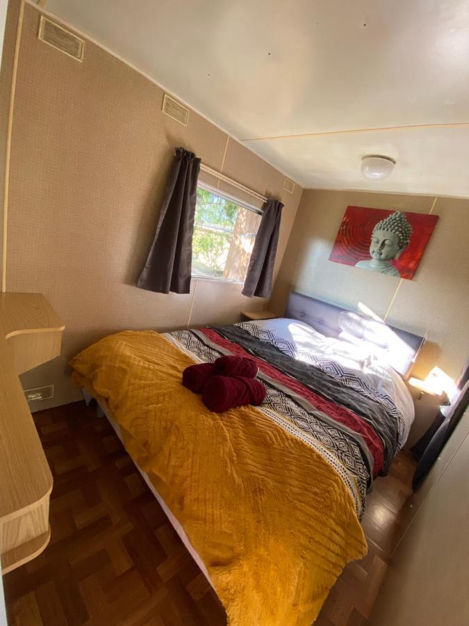 Mobilhome Sous Chalet En Bois A La Ferme Josnes 외부 사진