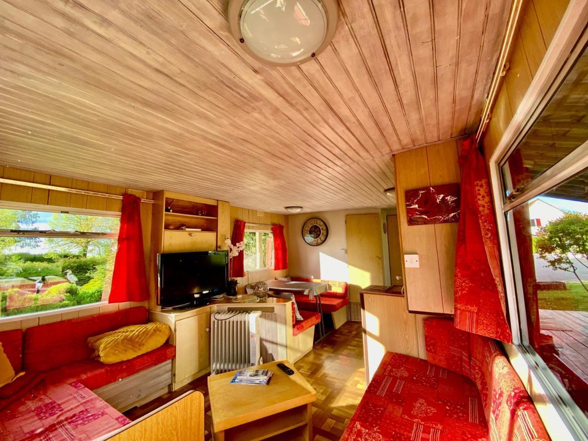 Mobilhome Sous Chalet En Bois A La Ferme Josnes 외부 사진