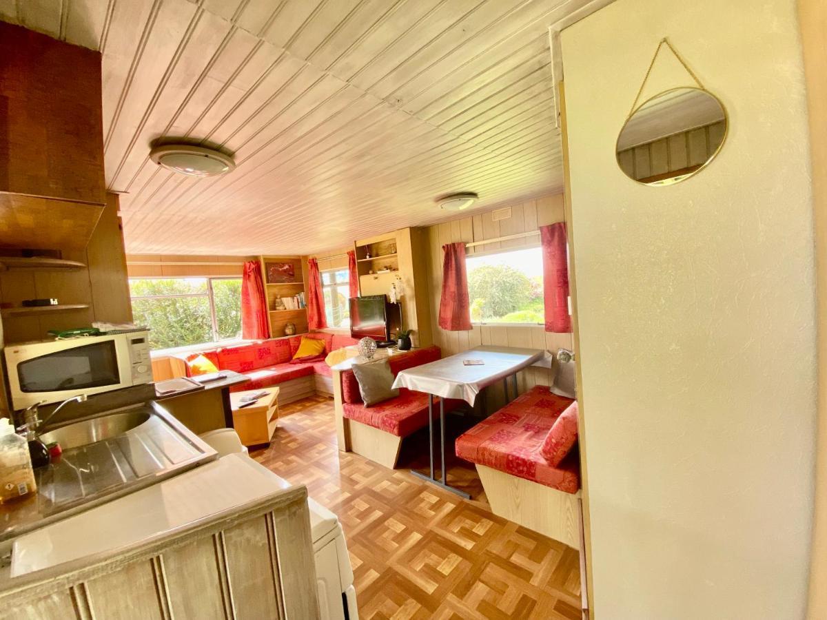 Mobilhome Sous Chalet En Bois A La Ferme Josnes 외부 사진
