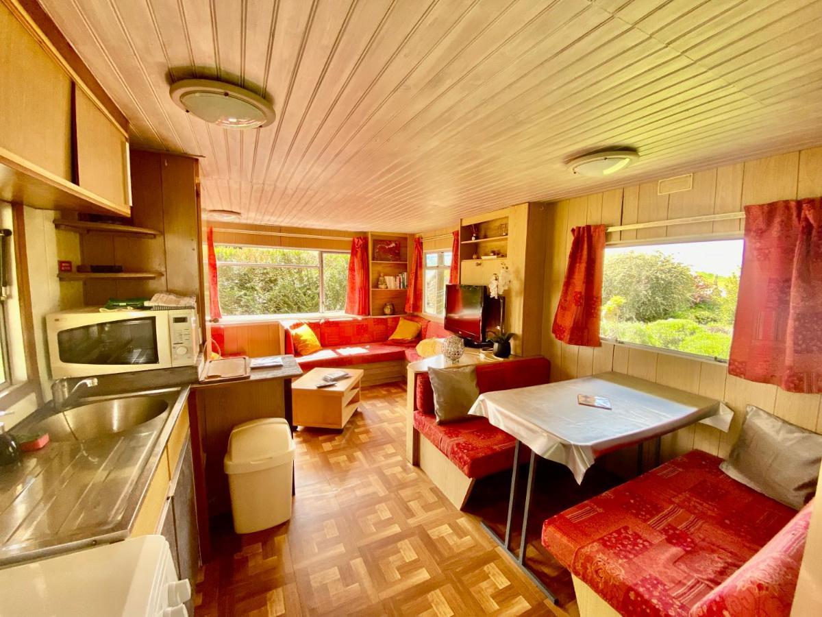 Mobilhome Sous Chalet En Bois A La Ferme Josnes 외부 사진
